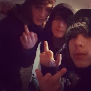 Meet your Posher, Dee